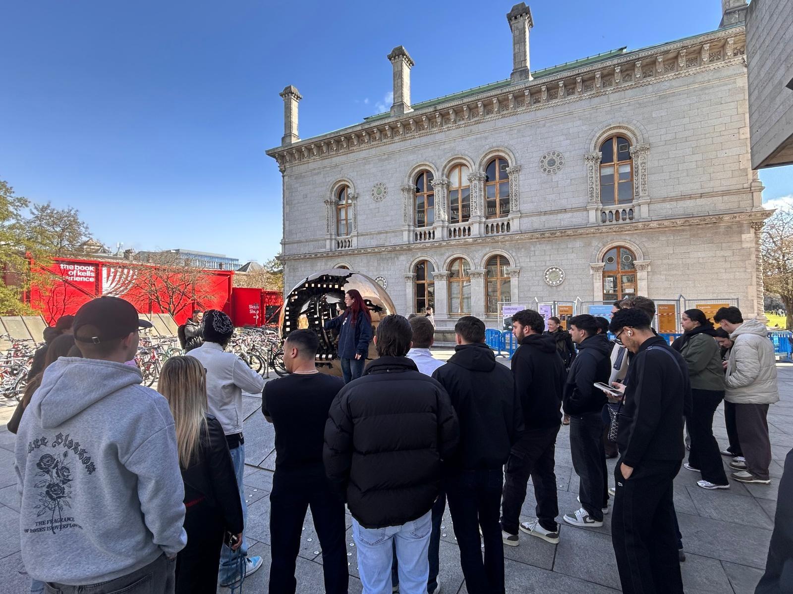 Étudiants du Pôle Sup en visite à Trinity College à Dublin